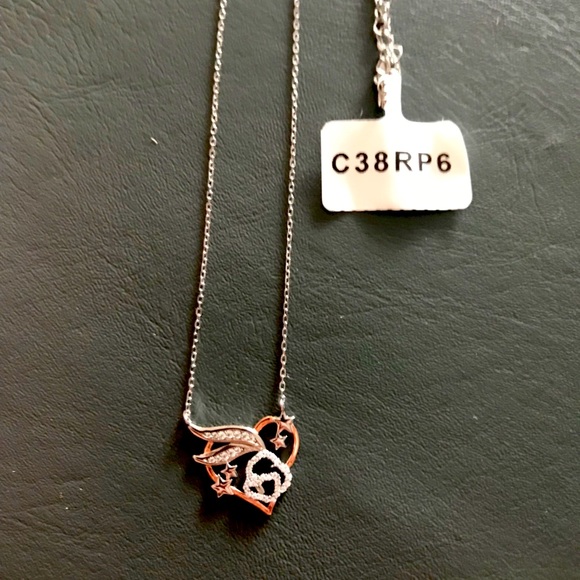 Charmed Aroma | Sterling Silver Bugs Bunny Necklace 🐰 - Picture 1 of 5